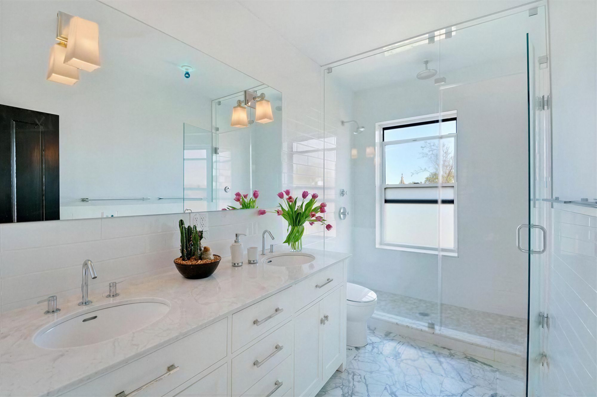 Primary bath in marble, Clinton Hill